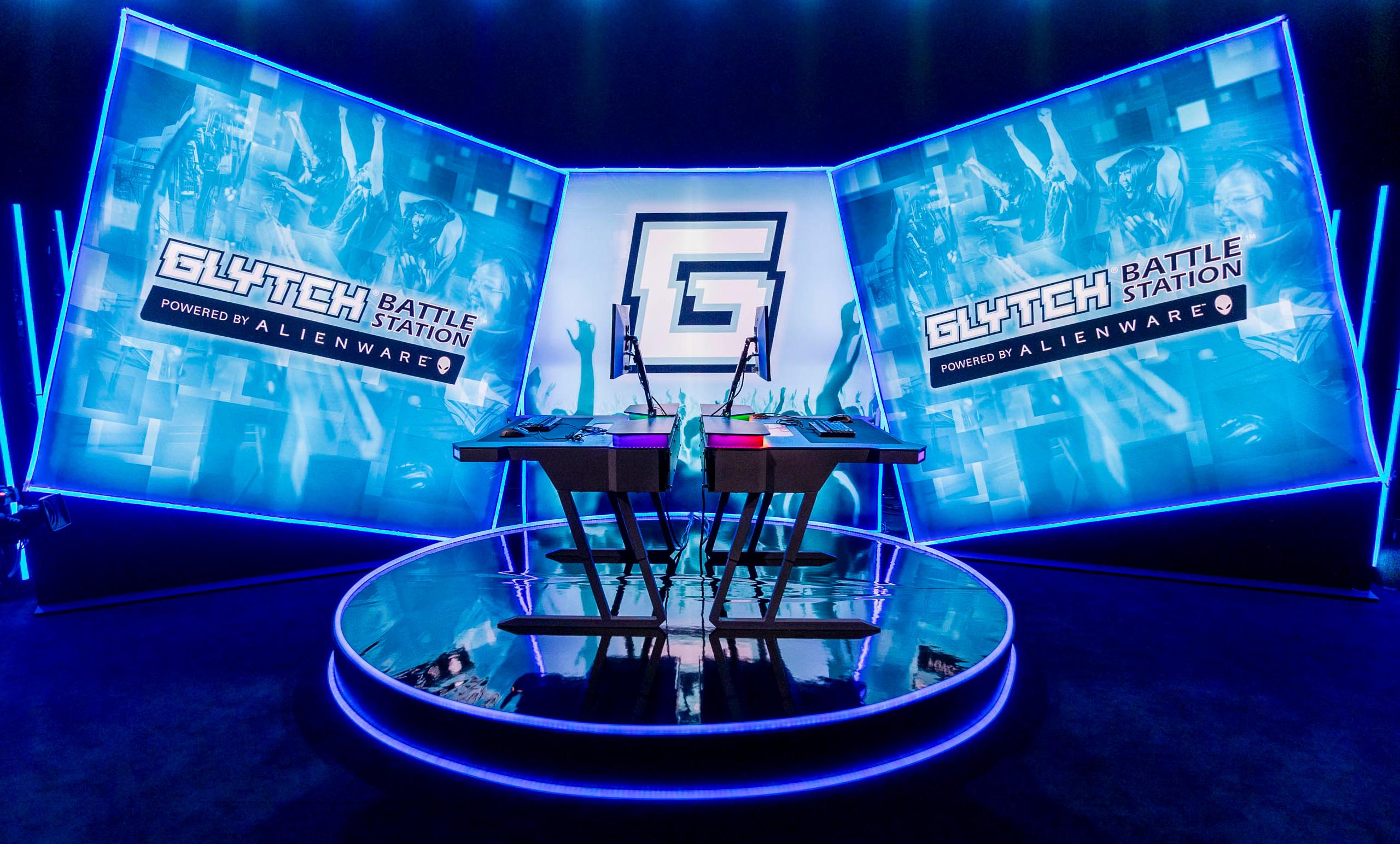 2-Glytch-Battle-Stations-in-Profile-on-Stage